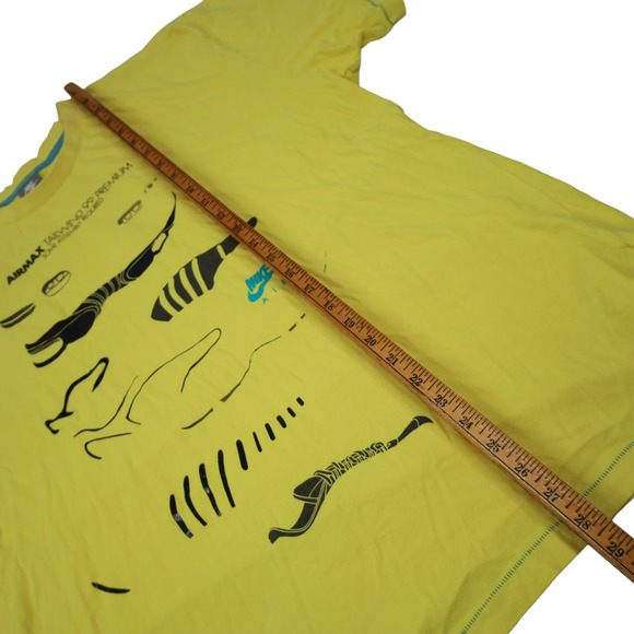 Vintage Nike Tailwind Graphic T Shirt - Picture 8 of 11